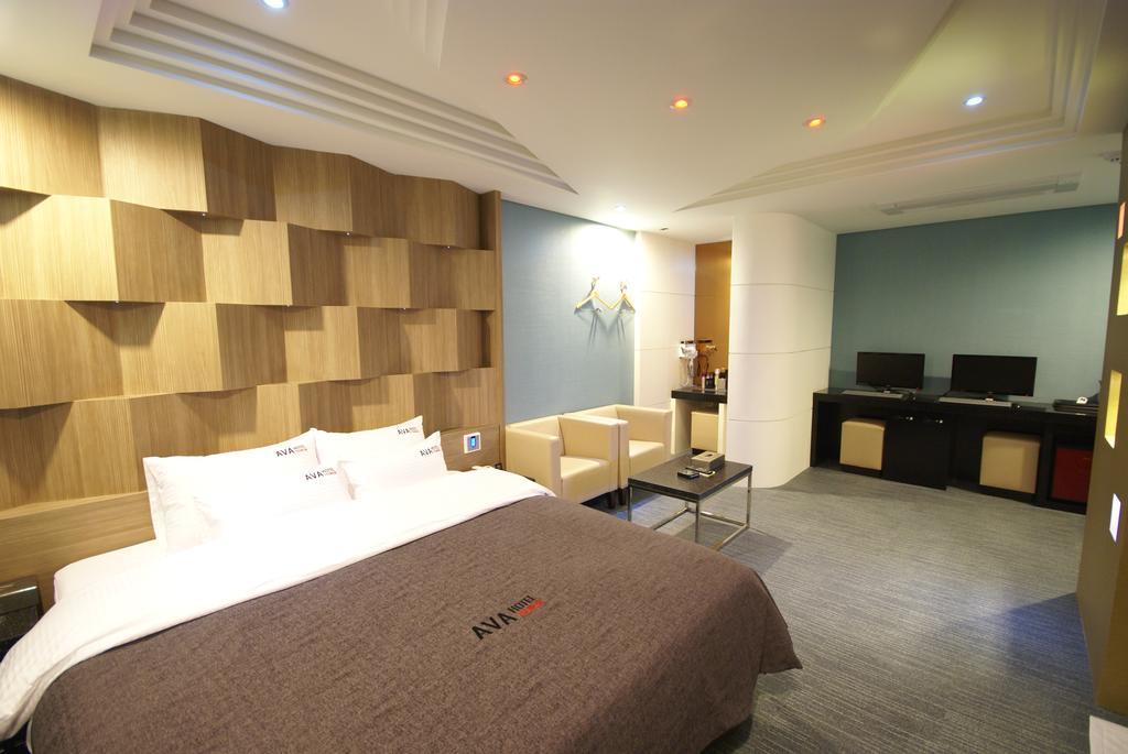 Ava Hotel Changwon Exterior foto