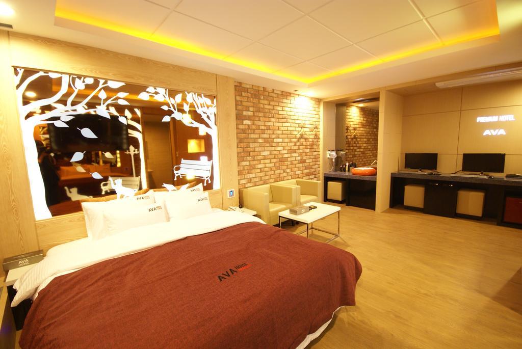 Ava Hotel Changwon Exterior foto
