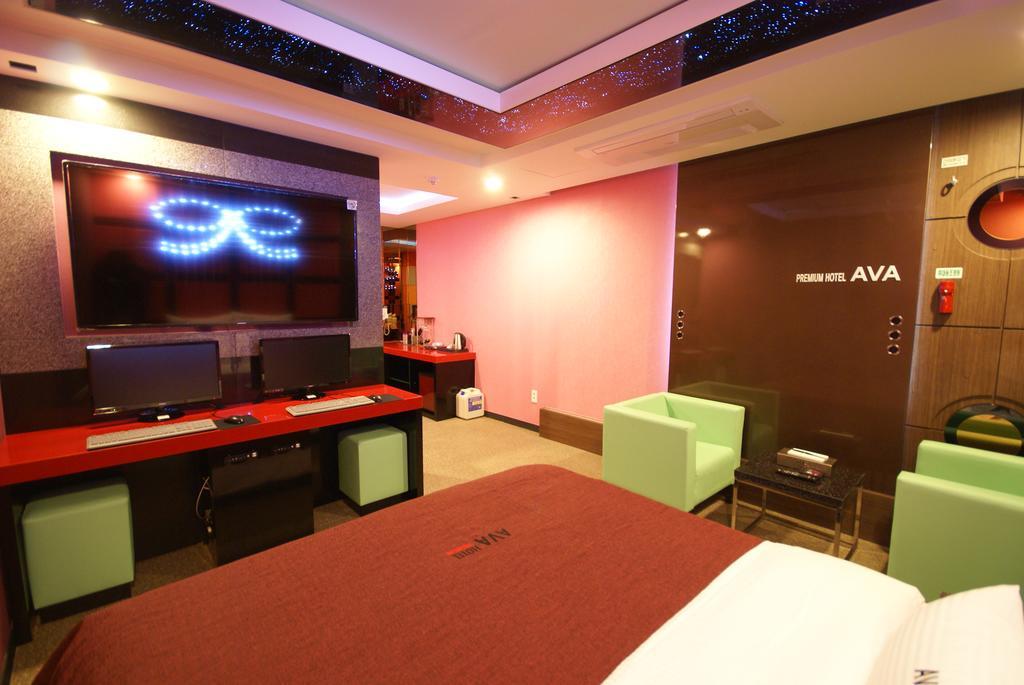 Ava Hotel Changwon Exterior foto