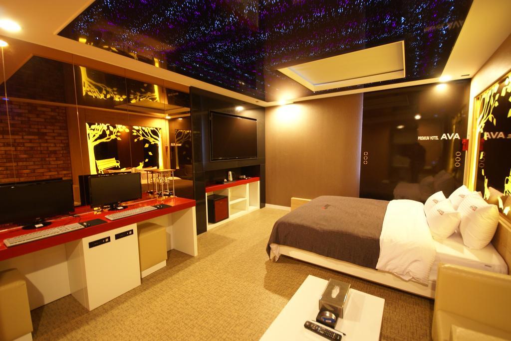 Ava Hotel Changwon Exterior foto