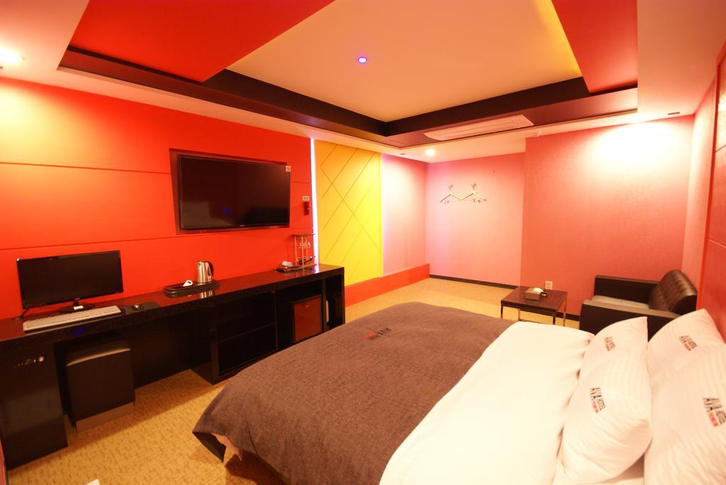 Ava Hotel Changwon Exterior foto