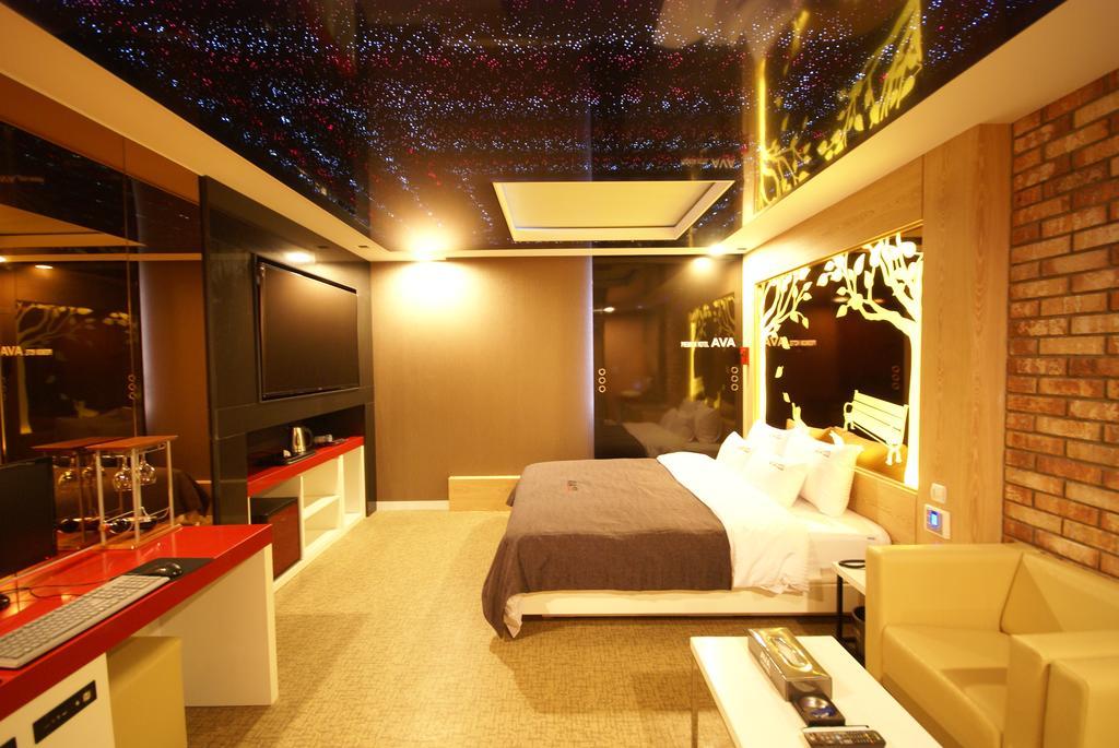 Ava Hotel Changwon Exterior foto